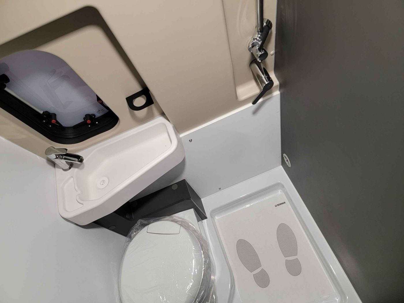 MENFYS VAN 3 MAXI NEXT