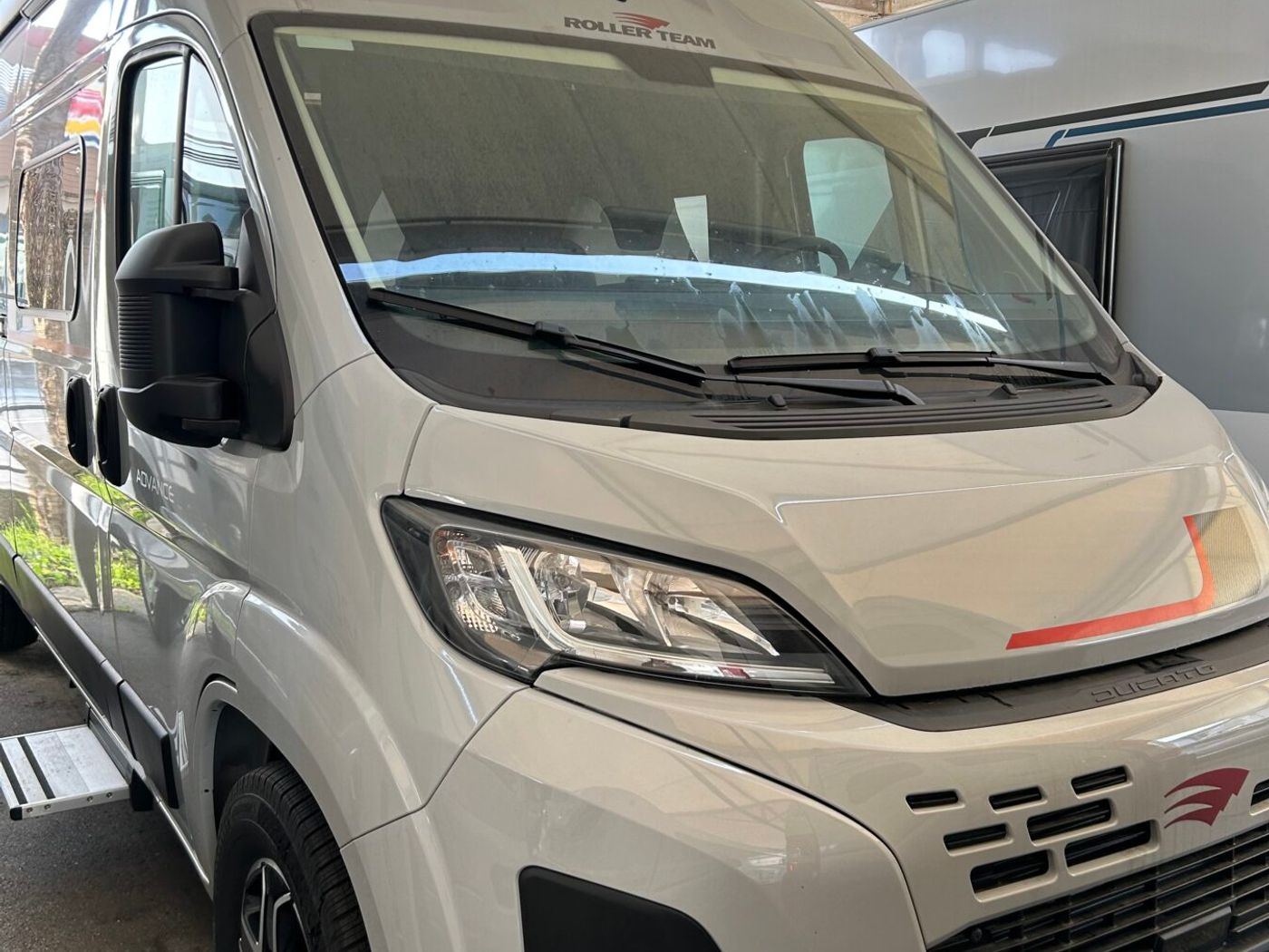 VAN IDEALE PER LA FAMIGLIA, VELOCE E COMPATTO IN 5.99CM