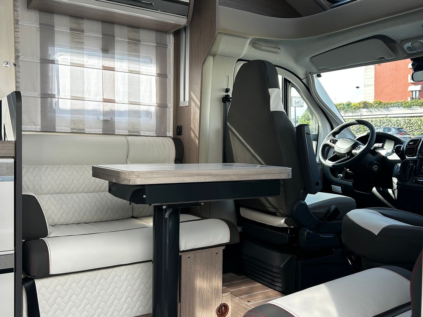 ZONA LIVING CON DINETTE FACE TO FACE