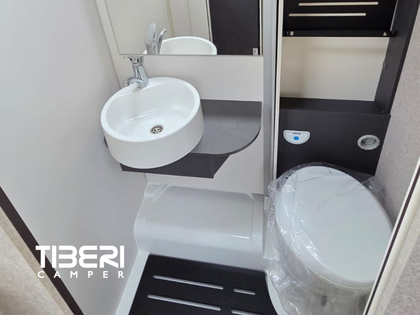 bagno camper compatto con doccia