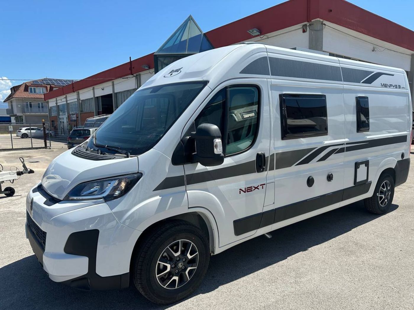 van mclouis menfys 3 tiberi camper