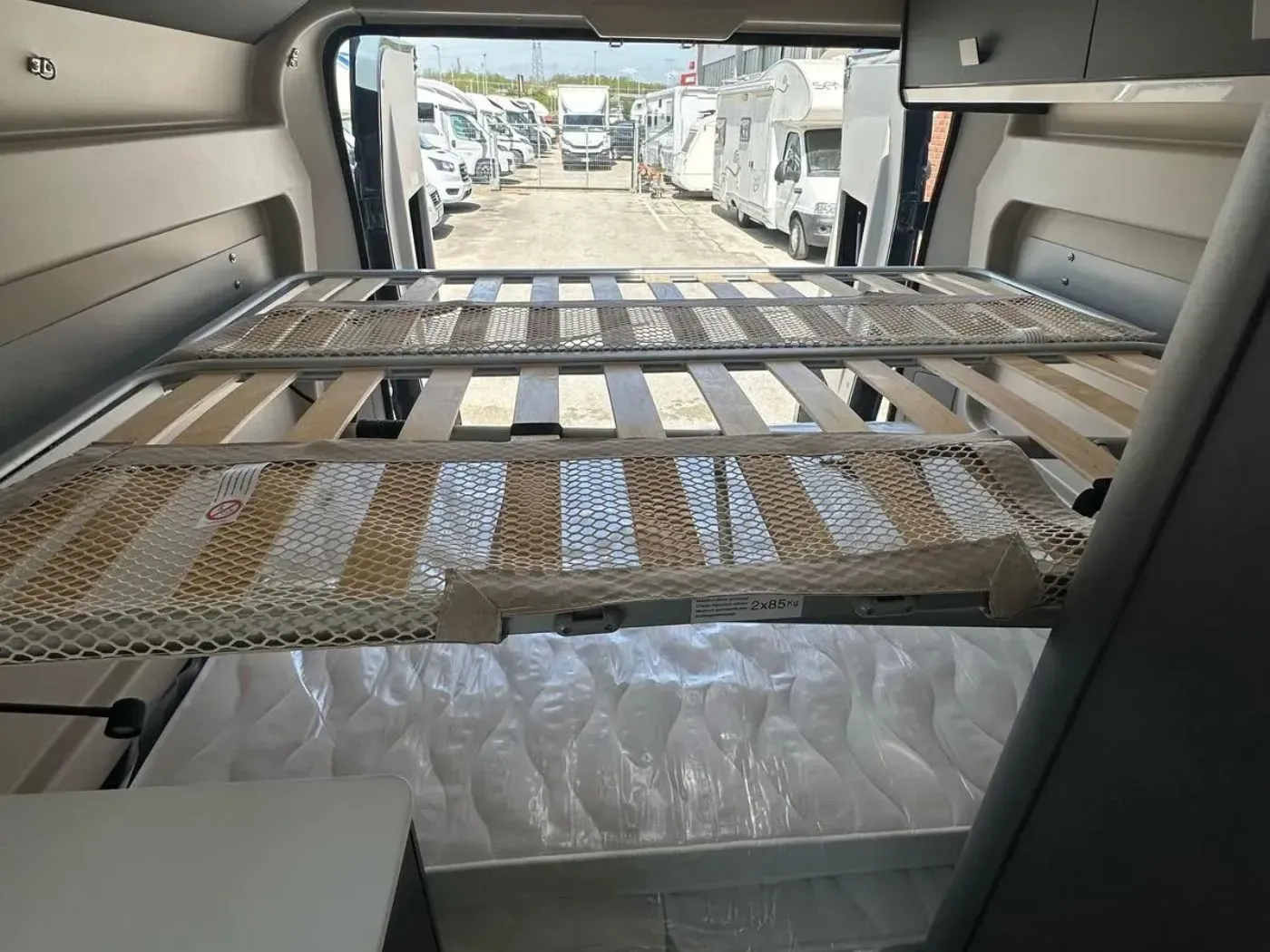 van mclouis 4 posti letto