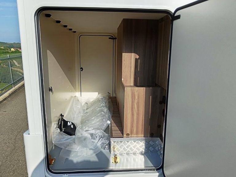 Kronos 291TL Fit un semintegrale con le dimensioni di un van