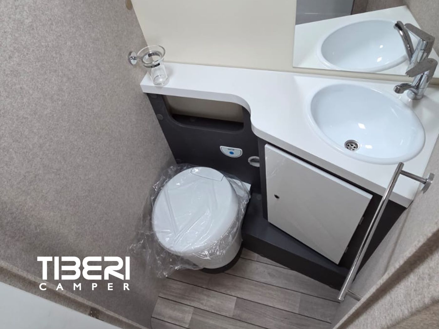 semintegrale con bagno e doccia separata