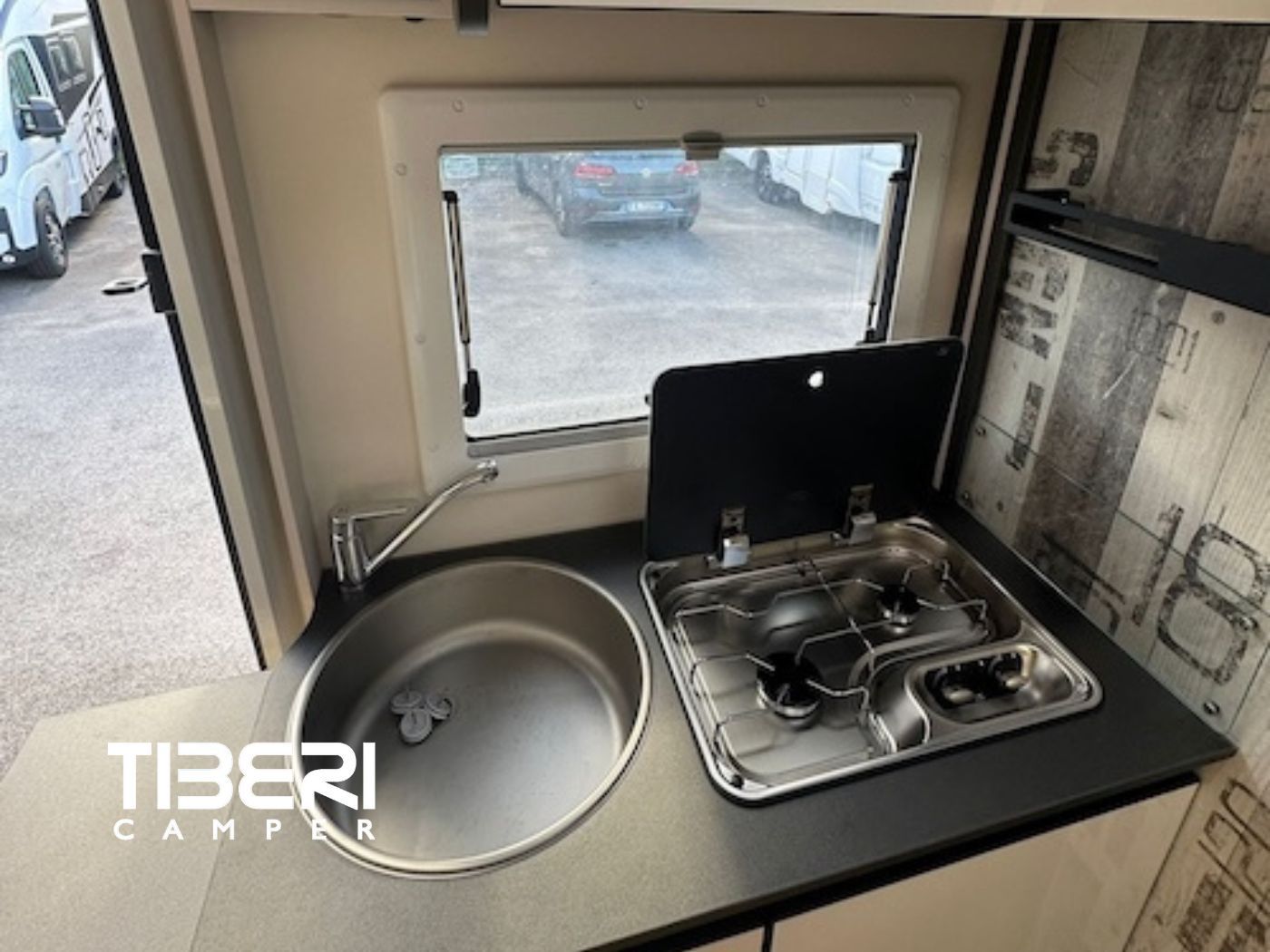 tiberi camper Camper semintegrale compatto McLouis guidabile con patente B