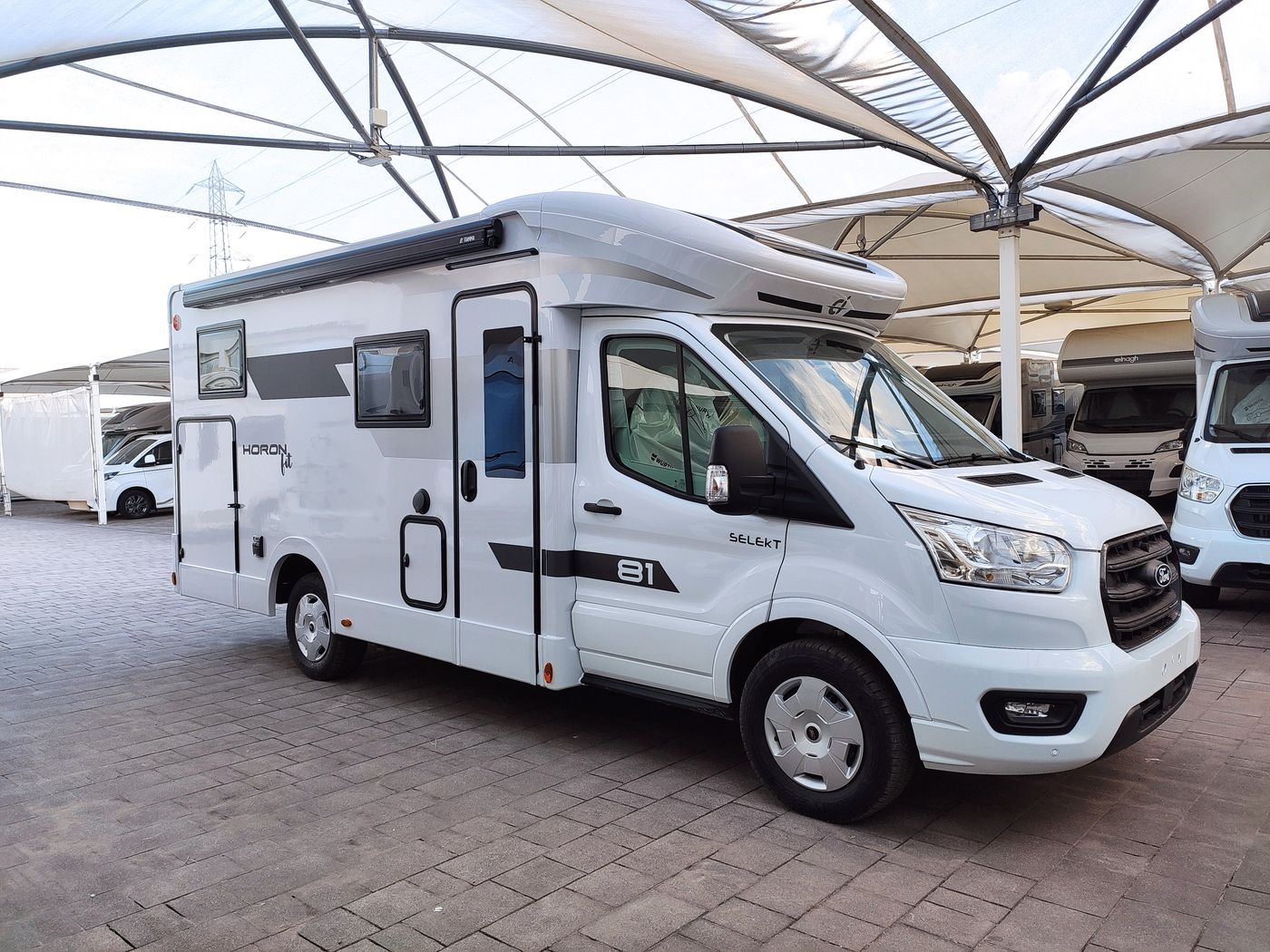 camper compatto semintegrale